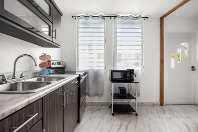 Private Pool Pet-friendly Steps to the Beach