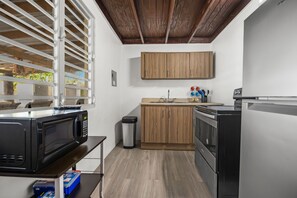 Villa | 4 bedrooms - Private Pool Pet-friendly Steps to the Beach (Naguabo)