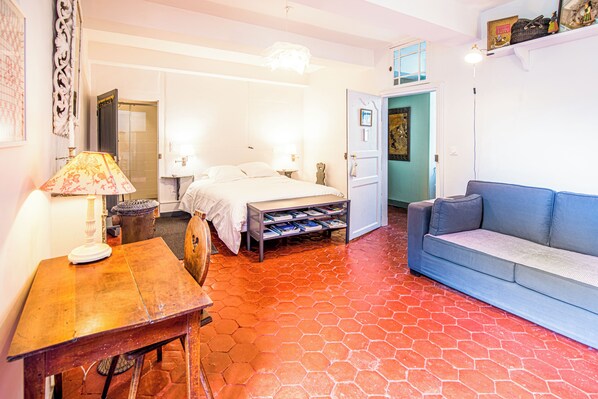 9 habitaciones, wifi y ropa de cama 