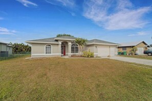 Exterior - Modern Comfort 3BR 2BA Home in Port Charlotte (Port Charlotte)