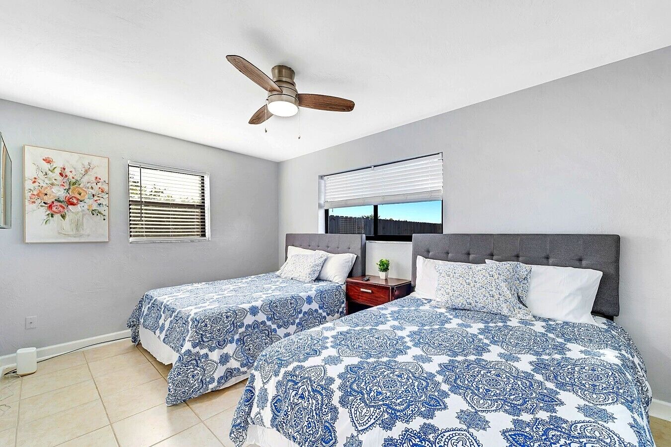 3 bedrooms, desk, iron/ironing board, travel cot
