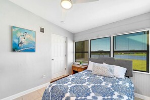 3 bedrooms, desk, iron/ironing board, travel crib