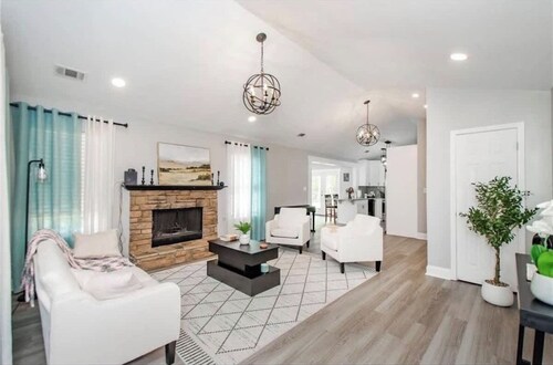 Your Quiet Escape in Locust Grove Sleeps 6