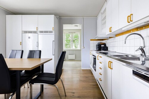 Bright & Spacious Getaway