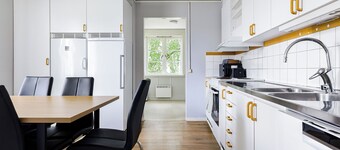 Bright & Spacious Getaway