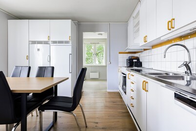 Bright & Spacious Getaway