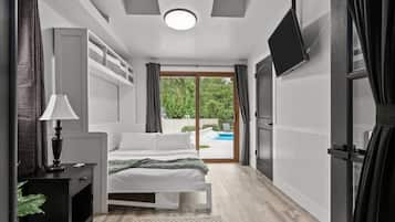 4 chambres, bureau, fer et planche à repasser, lit parapluie