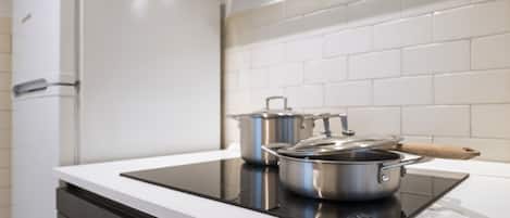 Frigorífic, microones i rentaplats