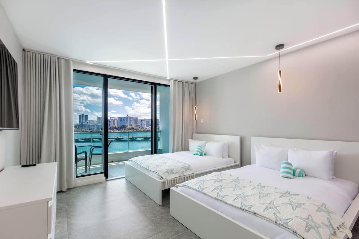 Deluxe Penthouse, Balcony | In-room safe, iron/ironing board, free WiFi, bed sheets