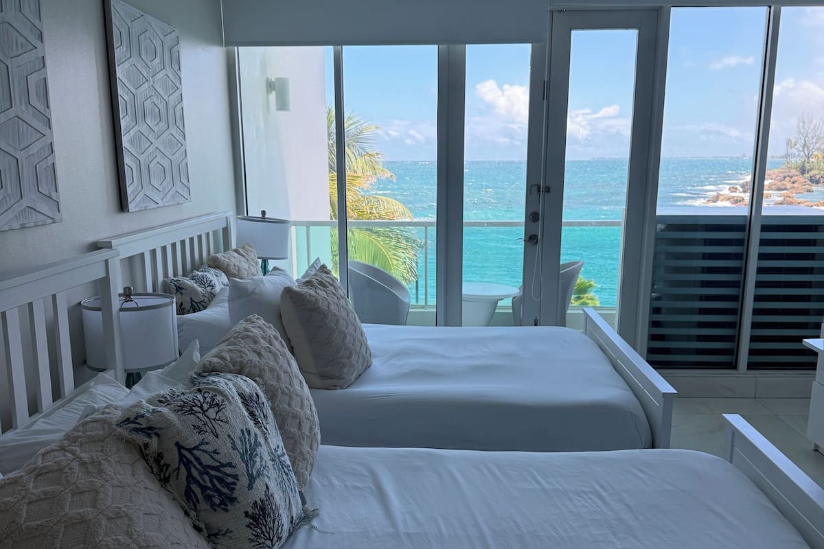 Deluxe Apartment, Bay View, Oceanfront