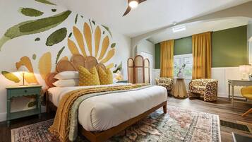 2 bedrooms, desk, iron/ironing board, travel crib