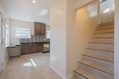 3-bedroom house in gorgeous San Fernando with AC