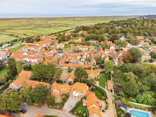 Astley House - sleeps 8