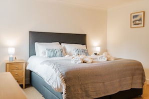 4 bedrooms, free WiFi, bed sheets