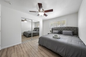 3 chambres, fer et planche à repasser, lit parapluie, Wi-Fi gratuit