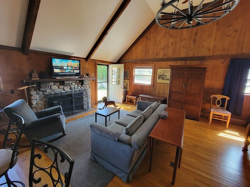 Spacious Oceanview Studio Apartment