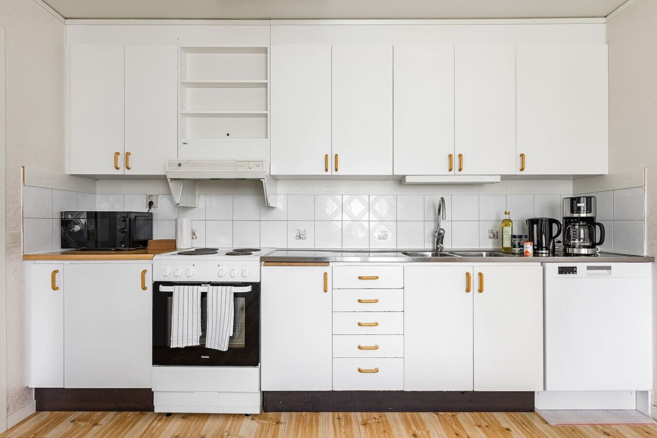 冰箱、微波炉、炉灶、洗碗机