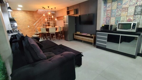 Appartement | Coin séjour | TV connectée de 32 pouces avec chaînes numériques