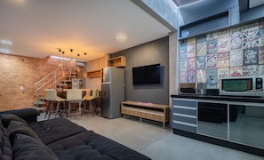 Basic Apartment | Living area | 32-inch Smart TV with digital channels - House w/ Barbecue 550 m From the Beach Pdd0572 (Picarras)