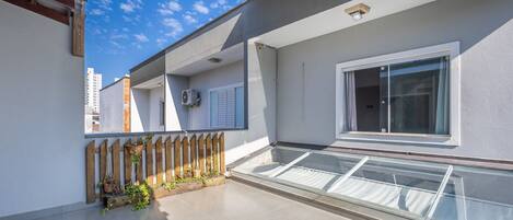 Apartemen Basic | Teras/patio