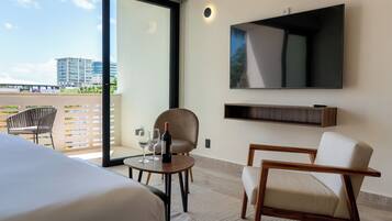 商務開放式套房, 陽台, 城市景觀 | 起居區