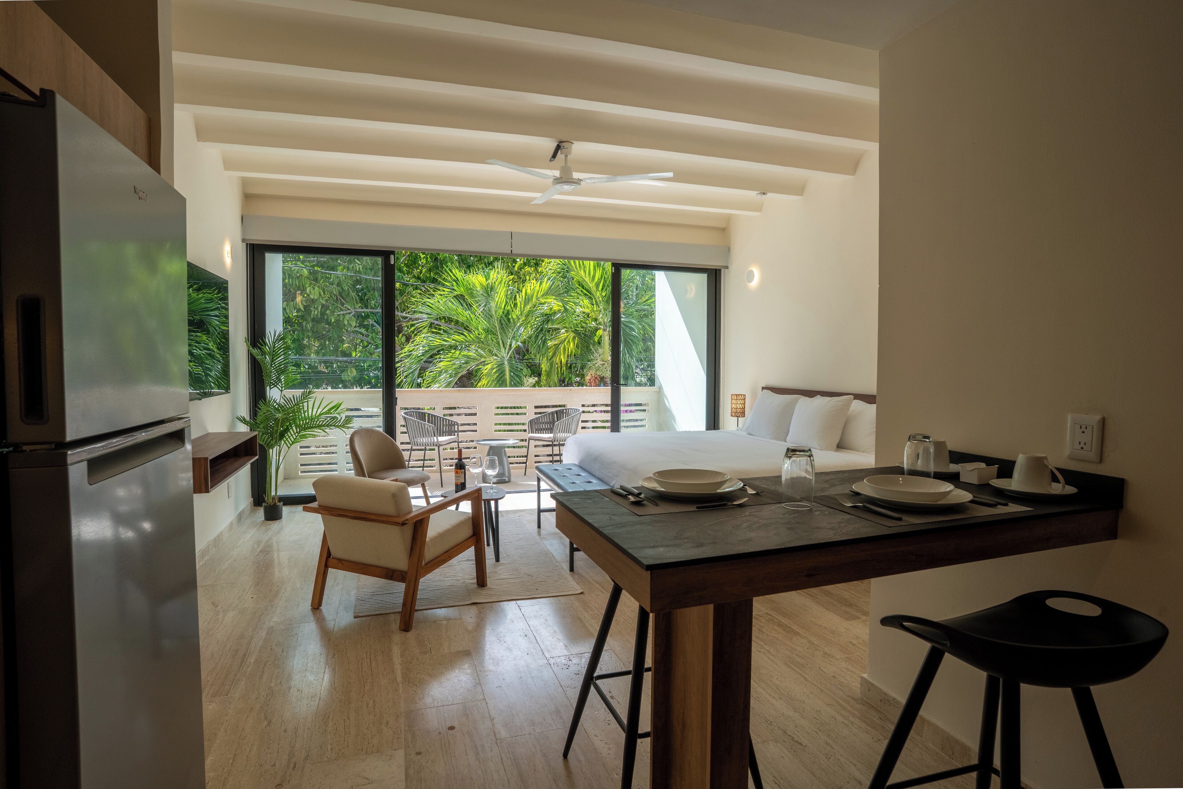 Comfort Studio Suite, Balcony, Park View | Premium bedding, in-room safe, individually furnished, laptop workspace