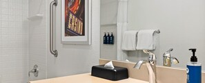 Handtücher, Seife, Toilettenpapier