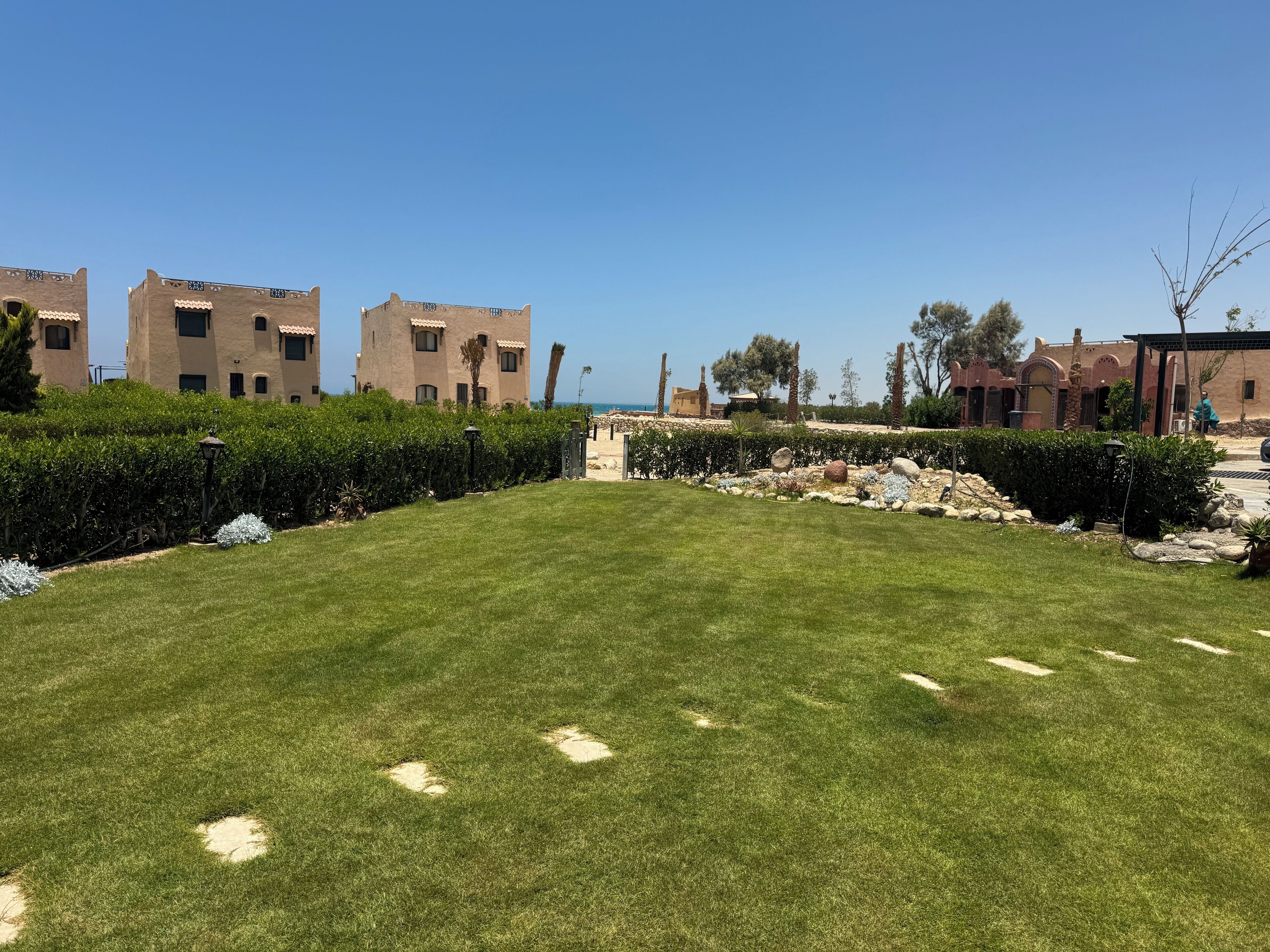 المنطقة المحيطة بالمنشأة