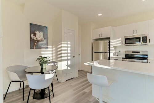 Beautiful entire 3 bedroom home.