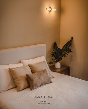 1 bedroom, WiFi, bed sheets