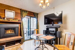 Dining - Cozy Mountain Studio w/ Fireplace, Hot Tub & Pool (Tahoe Vista)