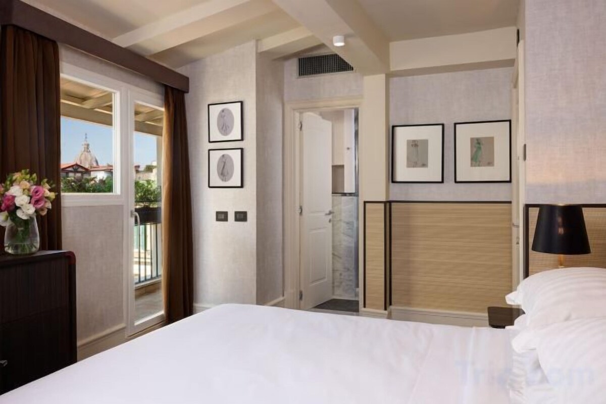Superior Double Room With Balcony And City View
