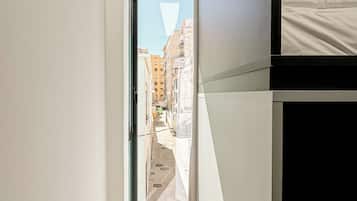 Cortinas blackout, quartos à prova de som, ferros/tábuas de passar roupa