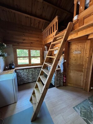 Interior - Domaine du morbues cabin (lachappelle sous chaux)