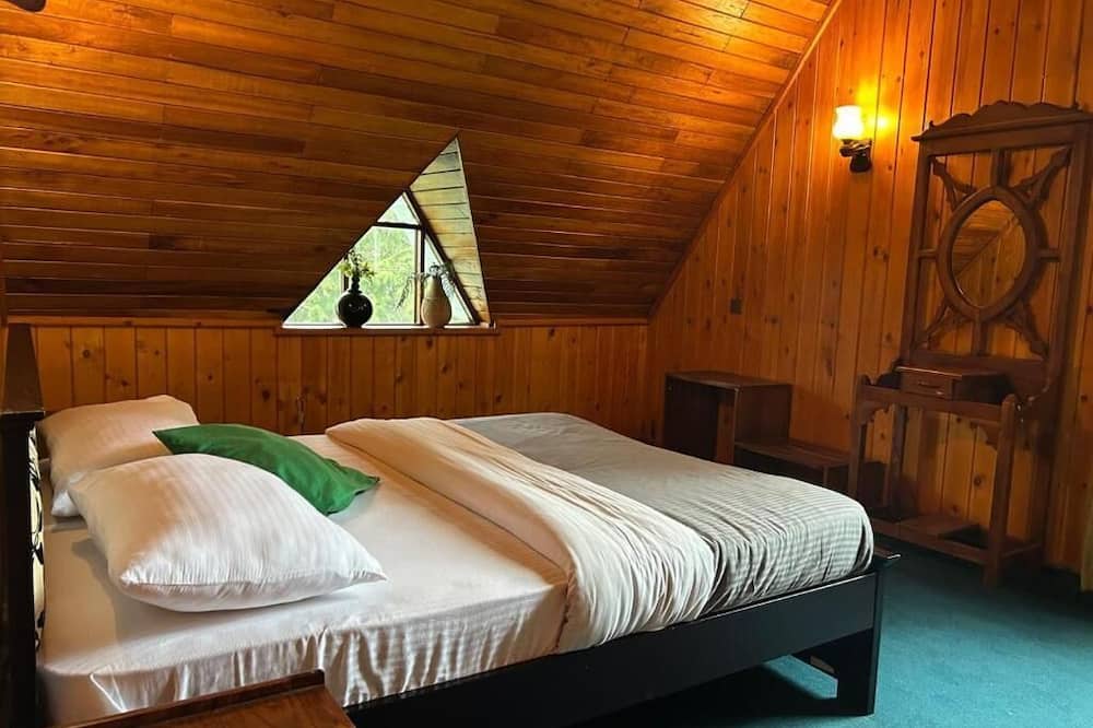 Jaithra Inn