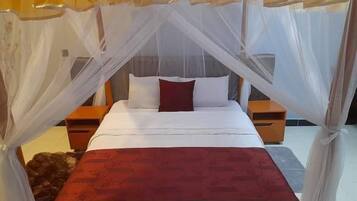 Deluxe Single Room | Free WiFi, bed sheets