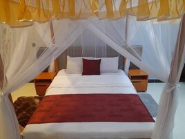Deluxe Single Room | Free WiFi, bed sheets