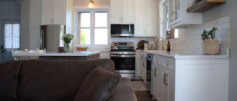 電子レンジ、オーブン、コンロ、食器洗い機