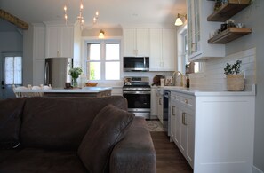 Microwave, oven, stovetop, dishwasher - Cozy modern 2-bedroom farmhouse suite w/ clawfoot tub, firepit & country views. (Shakespeare)