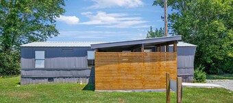 Cozy & private 2-bedroom home in Hohenwald, TN only 4miles to the Natchez Trace