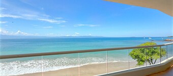 Ocean Front 3Bed Penthouse w/ Infinity Pool