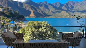 ๋ฐ์ฝ๋ ์ ๋ง