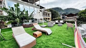 Penthouse, 2 chambres, coin cuisine, vue lac | Terrasse/Patio