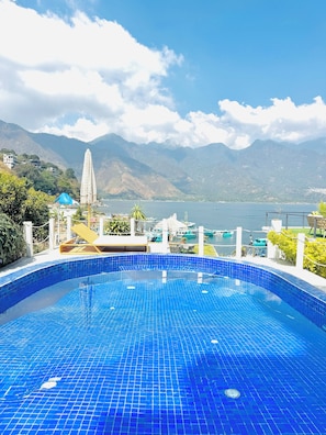 Outdoor pool - Luxury Atitlan Suites (San Pedro La Laguna)