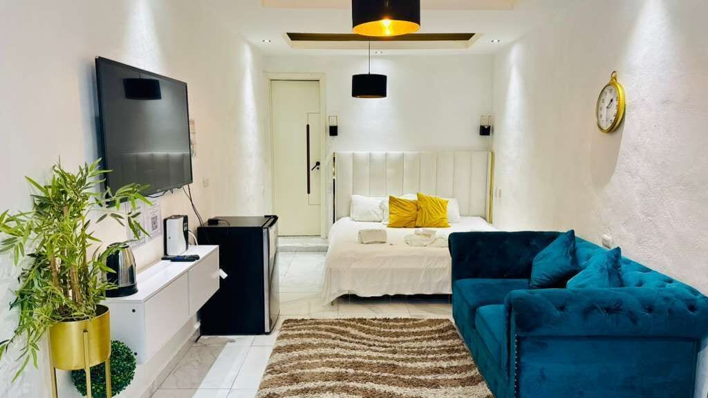 Studio Suite, 1 Queen Bed, Lake View