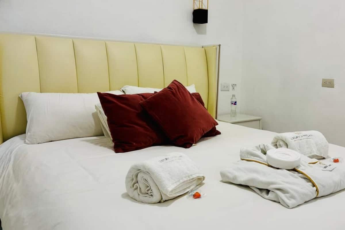 Free WiFi, bed sheets