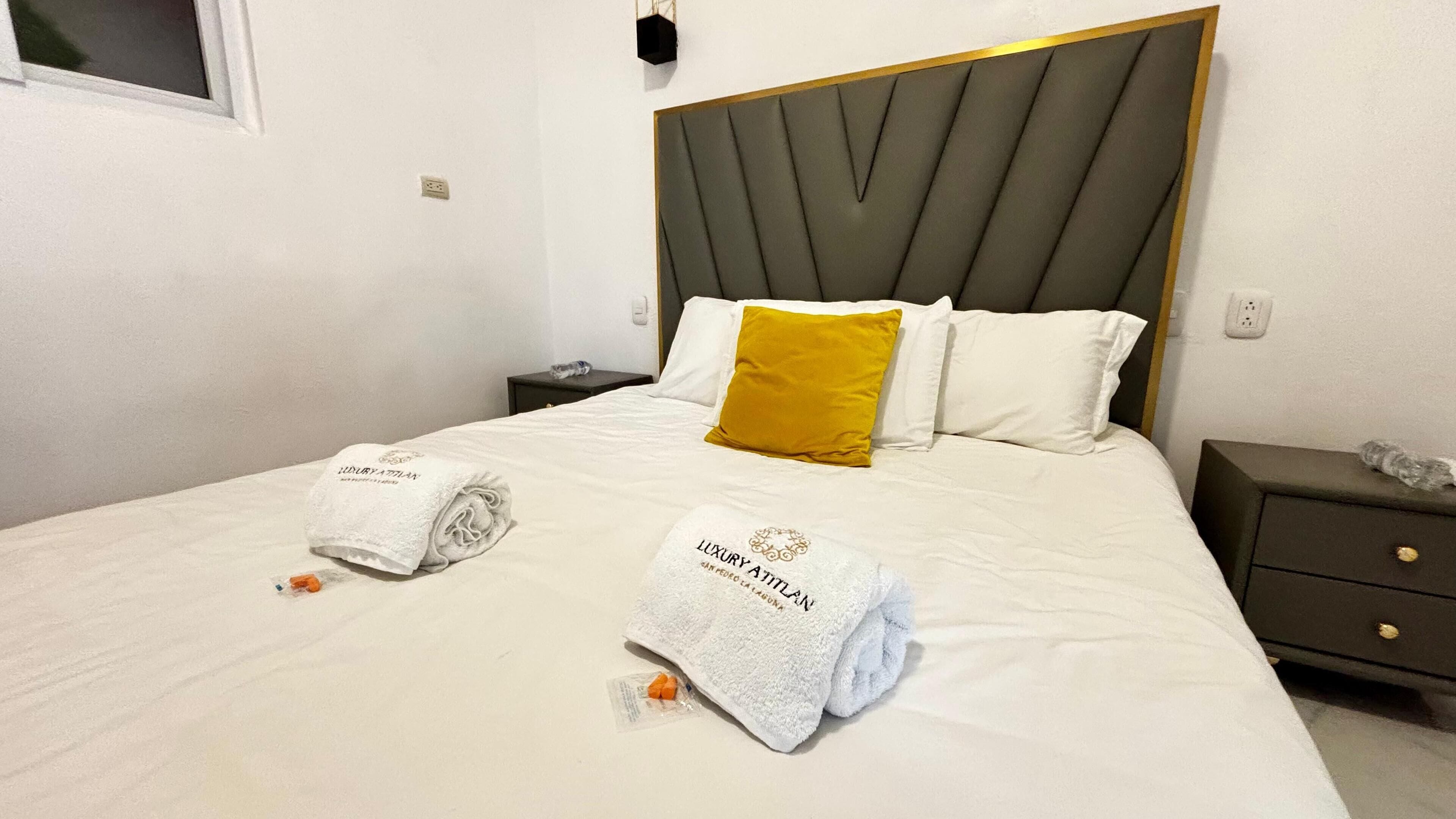 Suite, 2 Bedrooms, Terrace, Lake View