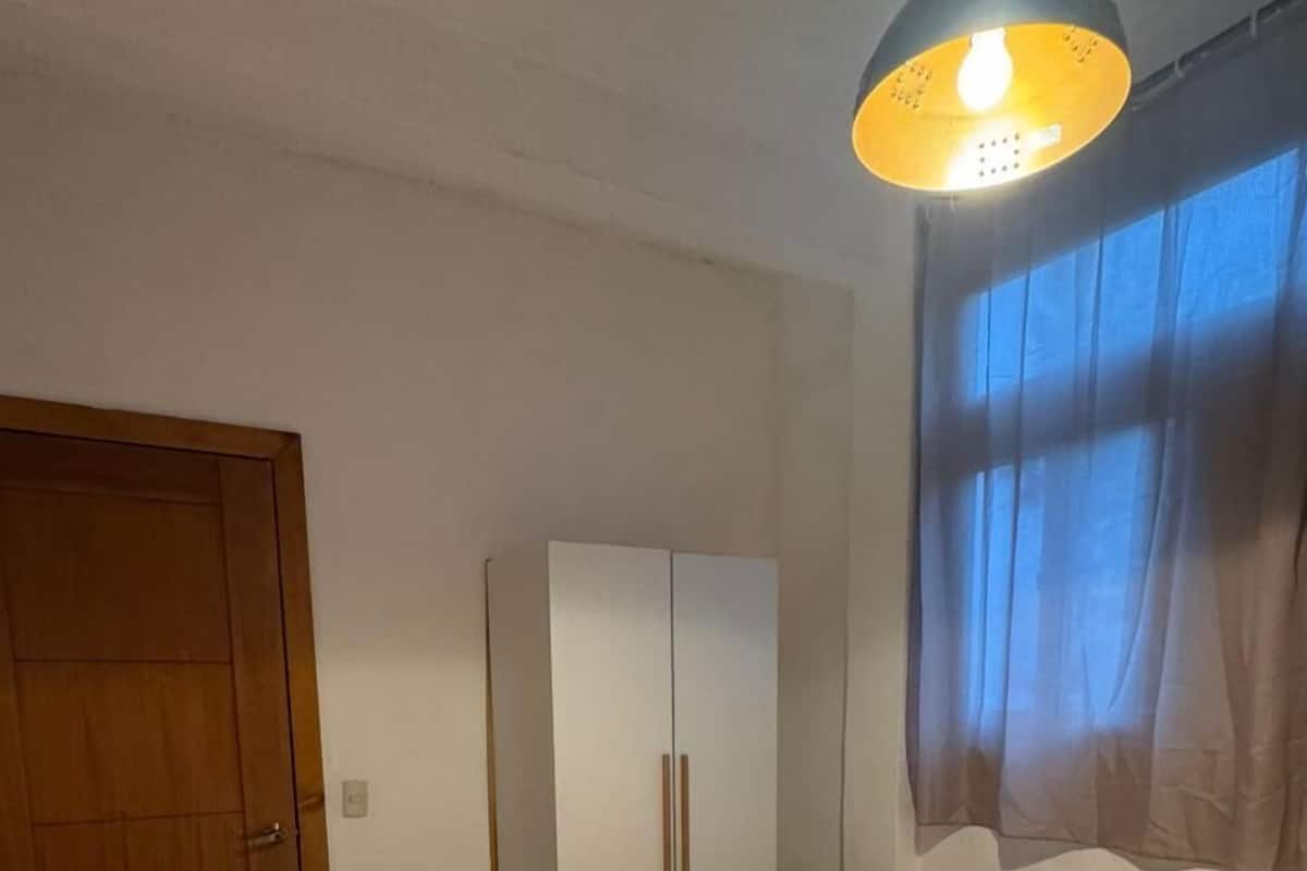 Luxury Apartment, 2 Bedrooms, Lake View | Free WiFi, bed sheets