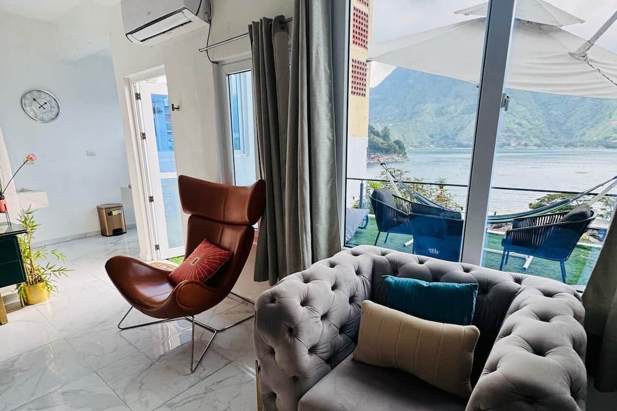 스위트, 침실 2개, 테라스, 호수 전망 | 오리/거위털 이불, 무료 WiFi