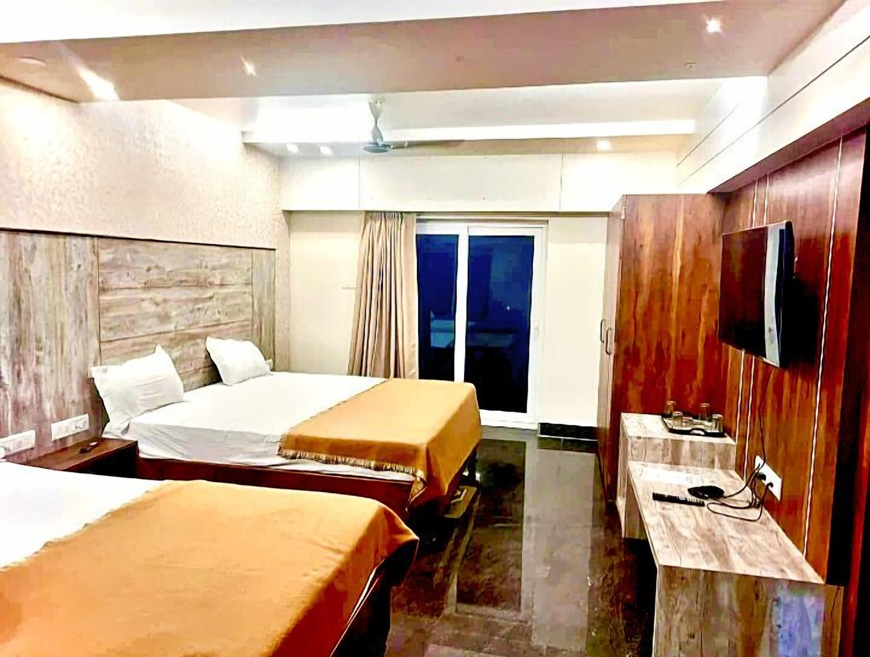 Kamar Twin Keluarga, pemandangan pantai | Meja kerja dan Wi-Fi gratis